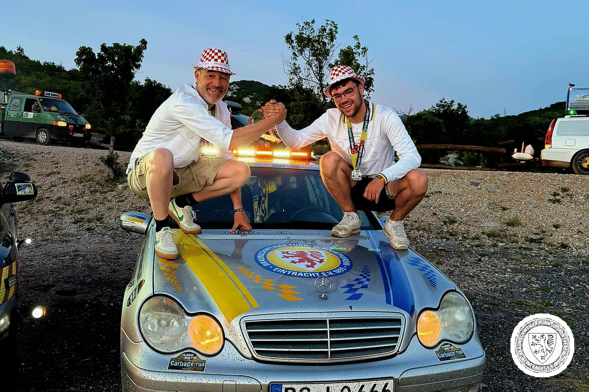 1200: 1600